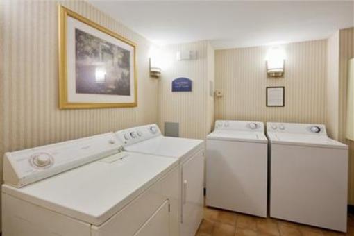 фото отеля Holiday Inn Express Poughkeepsie