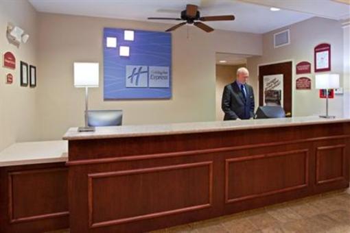 фото отеля Holiday Inn Express Hotel & Suites West Middlesex