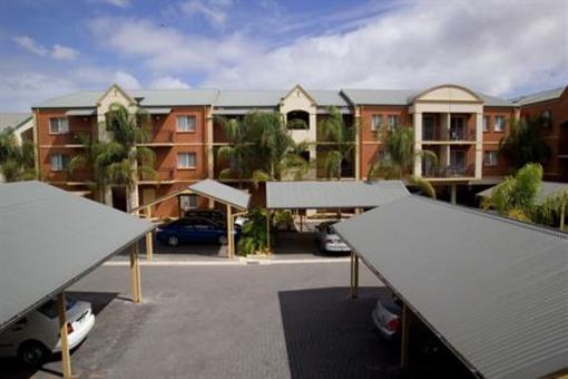 фото отеля Grand Apartments Adelaide