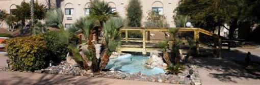 фото отеля VOYAGER RESORT INN
