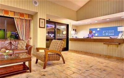 фото отеля Holiday Inn Express Costa Mesa