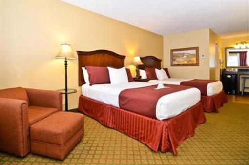 фото отеля BEST WESTERN Coach House Inn