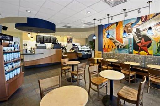 фото отеля Radisson Hotel & Suites Austin-Town Lake