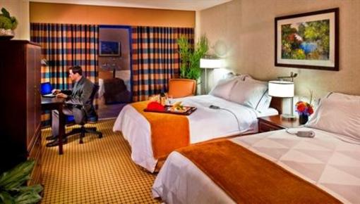 фото отеля Radisson Hotel & Suites Austin-Town Lake