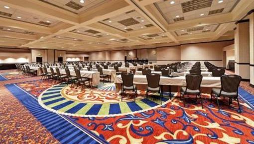 фото отеля Radisson Hotel & Suites Austin-Town Lake