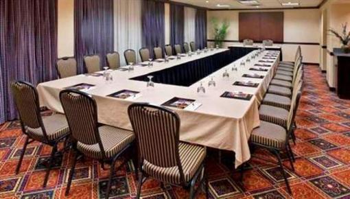 фото отеля Radisson Hotel & Suites Austin-Town Lake