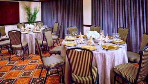 фото отеля Radisson Hotel & Suites Austin-Town Lake