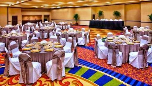 фото отеля Radisson Hotel & Suites Austin-Town Lake