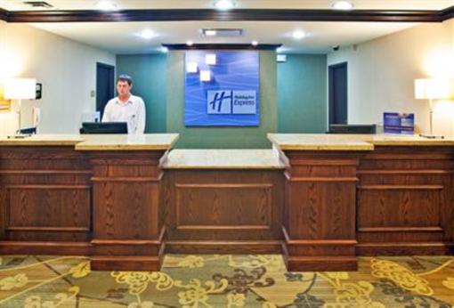 фото отеля Holiday Inn Express Hotel & Suites Altoona - Des Moines