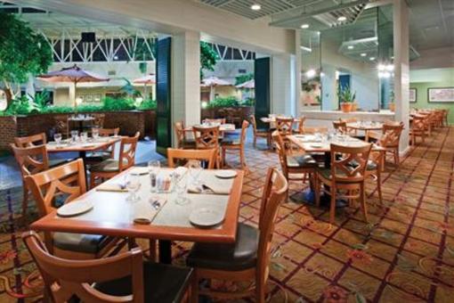 фото отеля Holiday Inn Opryland Airport