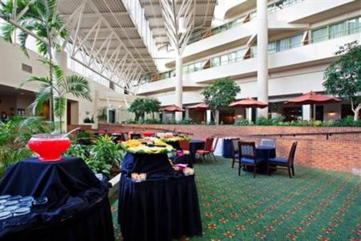 фото отеля Holiday Inn Opryland Airport