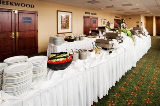 фото отеля Holiday Inn Opryland Airport