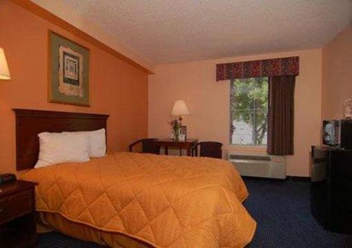 фото отеля Comfort Inn International