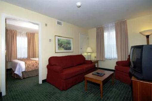 фото отеля Towneplace Suites Mobile