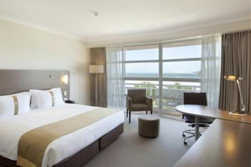 фото отеля Holiday Inn Cairns