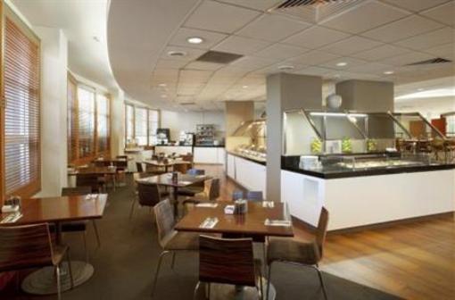 фото отеля Holiday Inn Cairns