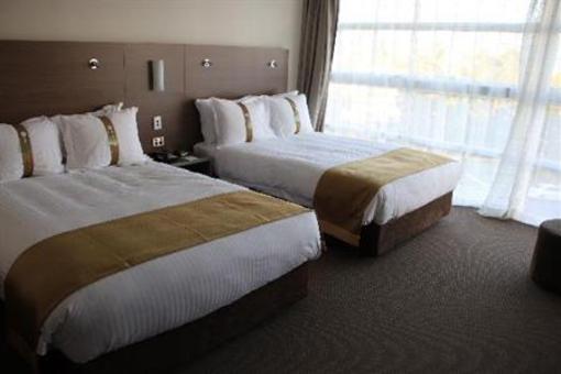 фото отеля Holiday Inn Cairns