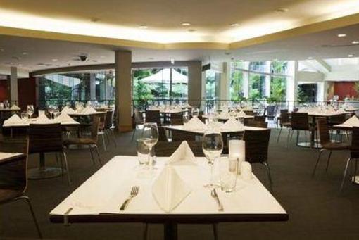 фото отеля Holiday Inn Cairns