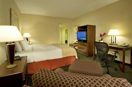 фото отеля Holiday Inn Gaithersburg