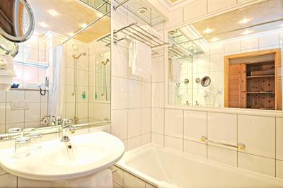 фото отеля Yachthotel Chiemsee