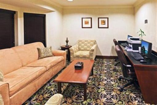 фото отеля Staybridge Suites Wichita