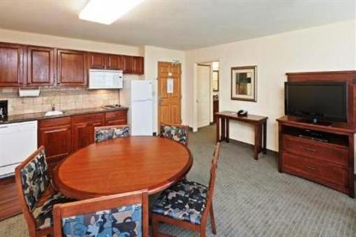 фото отеля Staybridge Suites Wichita