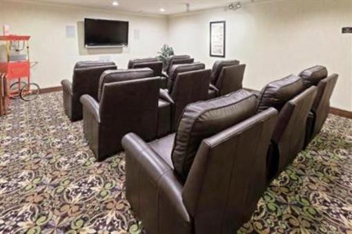 фото отеля Staybridge Suites Wichita