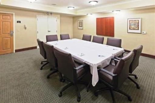фото отеля Staybridge Suites Wichita