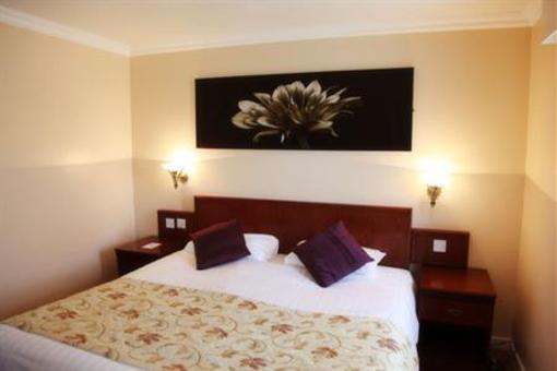 фото отеля Beaufort Park Hotel