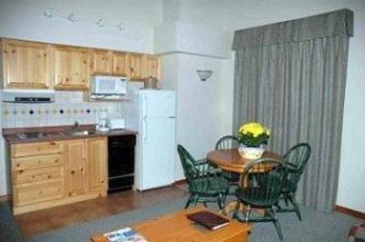 фото отеля Hearthstone Lodge Sun Peaks