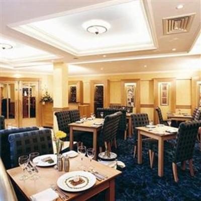 фото отеля Malone Lodge Hotel & Apartments
