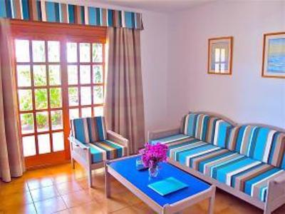 фото отеля Apartamentos Los Tulipanes