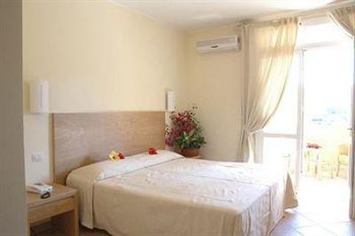 фото отеля Hotel Club Roccaruja Stintino