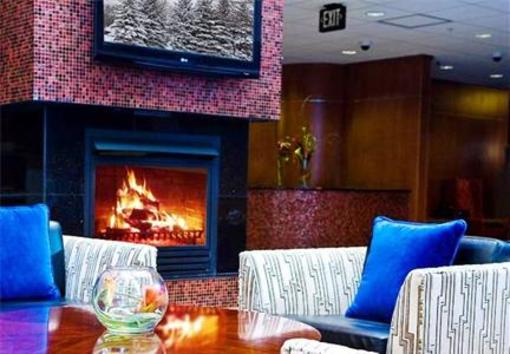 фото отеля Courtyard by Marriott Boston Logan Airport