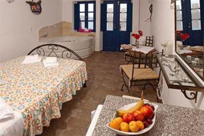 фото отеля Ilioperato Traditional Apartments Imerovigli
