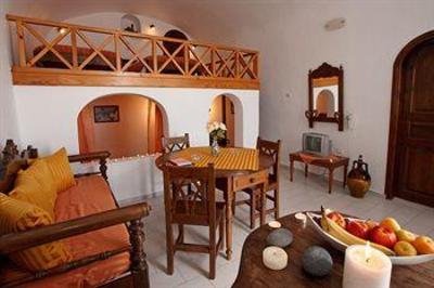 фото отеля Ilioperato Traditional Apartments Imerovigli