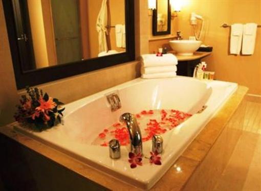 фото отеля Marriotts Mai Khao Beach Resort Phuket