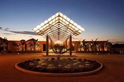 фото отеля Grand Mercure Apartments Cable Beach Resort