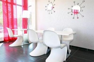 фото отеля Kyriad Charleville Mezieres Hotel
