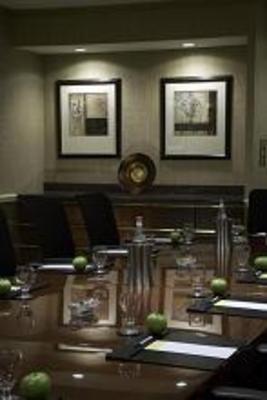 фото отеля Sheraton Suites Old Town Alexandria