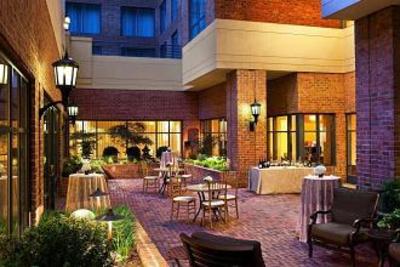 фото отеля Sheraton Suites Old Town Alexandria