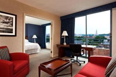 фото отеля Sheraton Suites Old Town Alexandria