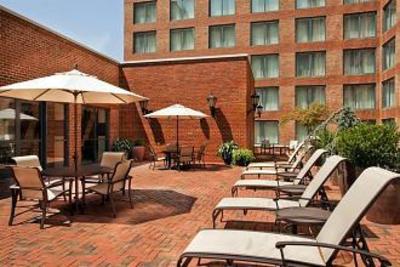 фото отеля Sheraton Suites Old Town Alexandria