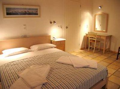 фото отеля Far-Out Village Hotel