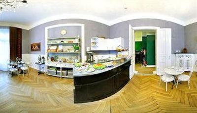 фото отеля Hotel Maison Am Olivaer Platz Berlin