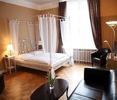 фото отеля Hotel Maison Am Olivaer Platz Berlin