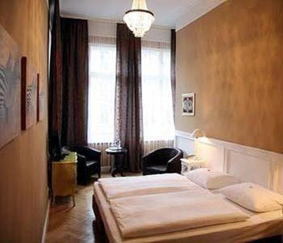 фото отеля Hotel Maison Am Olivaer Platz Berlin