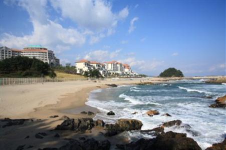 фото отеля Daemyung Sol Beach Lahotel