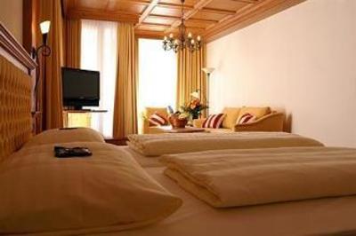 фото отеля Hotel und Gaststatte zum Erdinger Weisbrau