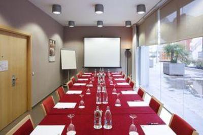 фото отеля Holiday Inn Express Girona